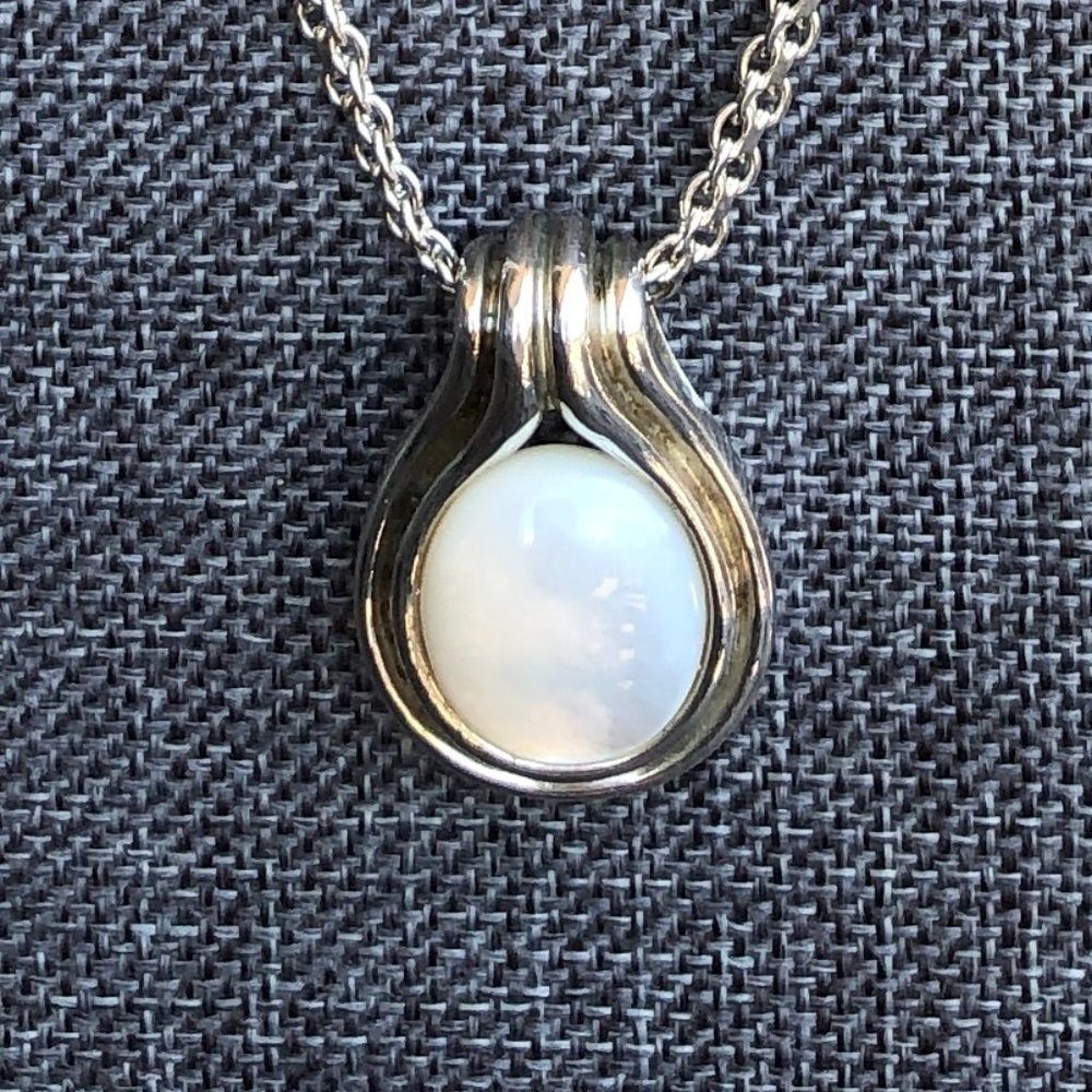Vintage Sterling Silver White Mother of Pearl Necklace 22"